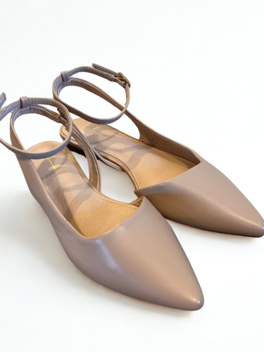 Arromic Nude Pointed Toe Ankle Strap Flats Size 7.5